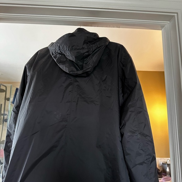 Rains NWTs Padded Nylon Coat - Picture 2 of 9